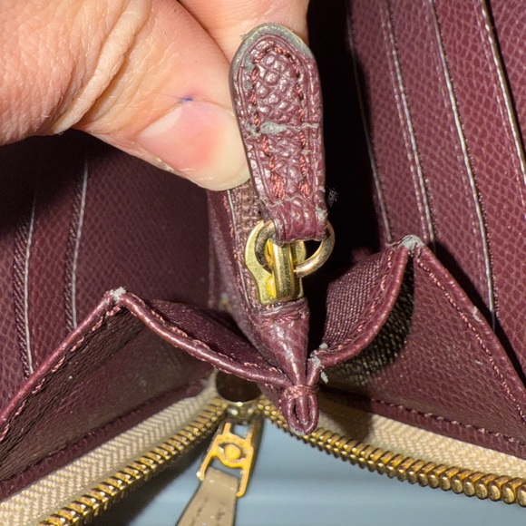 Coach Wallet EUC - Picture 9 of 11